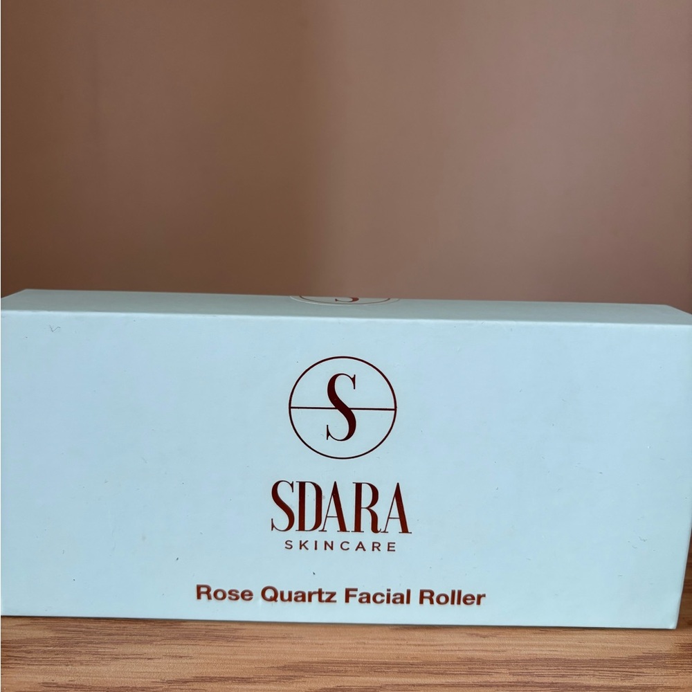 Skincare Rose Quartz Facial Roller - White